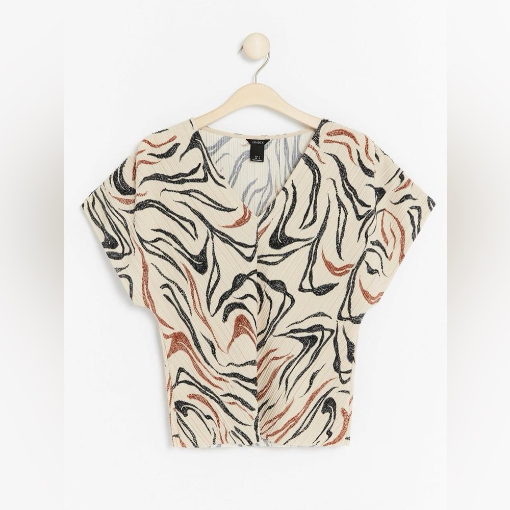 Lindex Pleated V Neck Top Blouse Short Sleeve Size Small NWOT